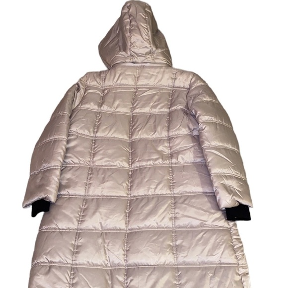 Urban Republic stone puffer coat. Detachable hood with faux fur. Size Medium - Picture 4 of 14